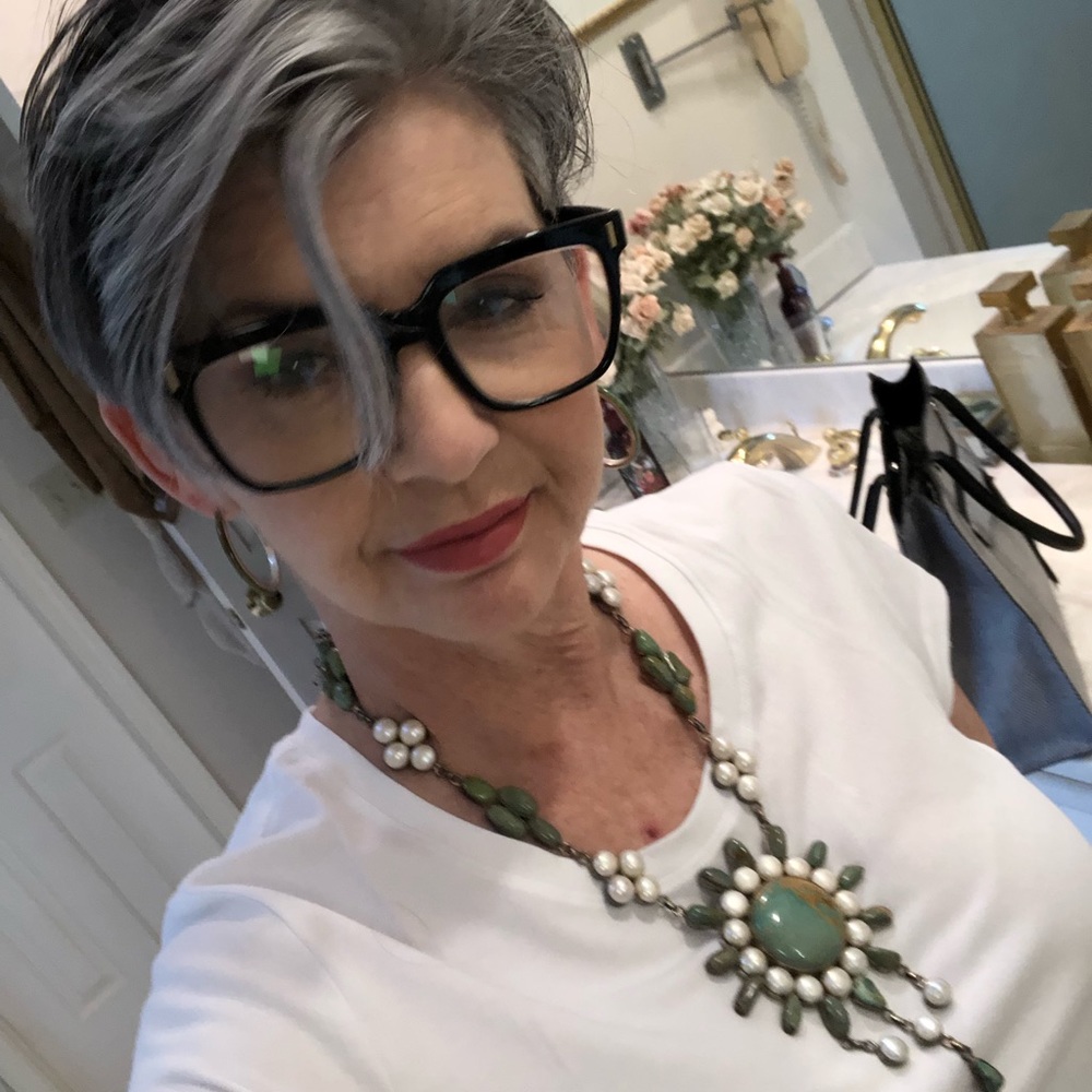 Meet your Posher, Joyce